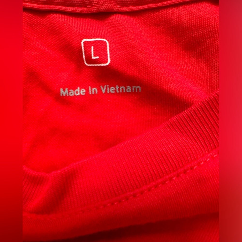 Apple employee men’s red shirt - Picture 2 of 2